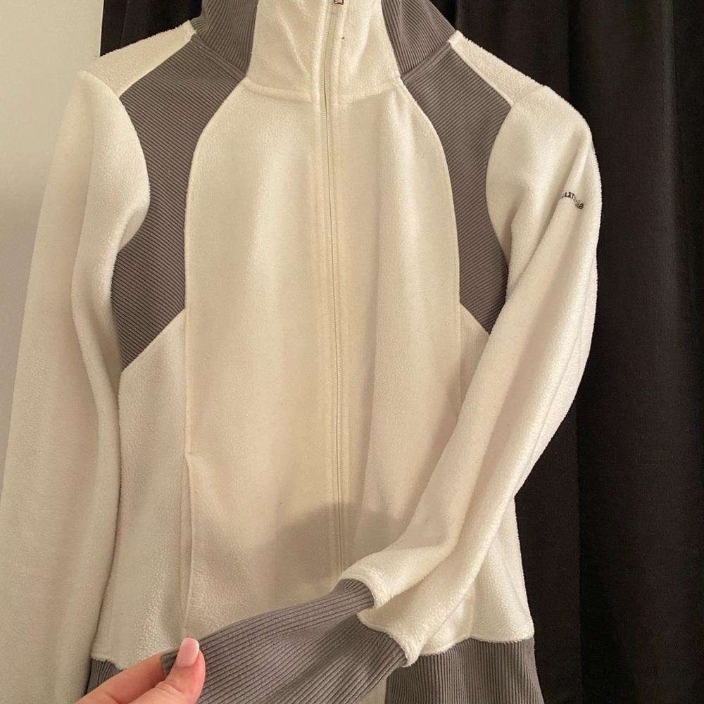 White zip up Columbia - Like New!